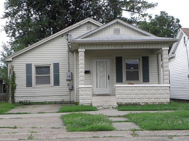1st image of 719 Clay St