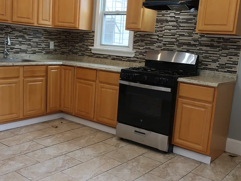 69 Cedar Ave #1 — Photo 7