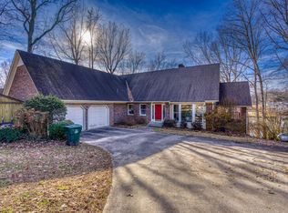 515 Eastlake Dr, Muscle Shoals, AL 35661