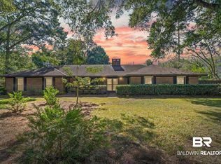 1900 Foxfire Rd, Mobile, AL 36618