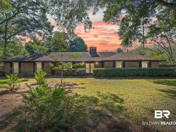 1900 Foxfire Rd, Mobile, AL 36618