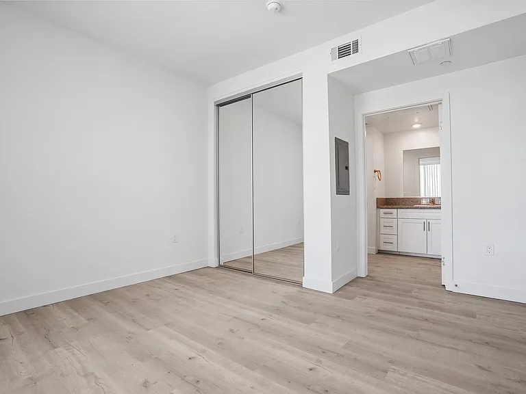 8802 Van Nuys Blvd #304 — Photo 8