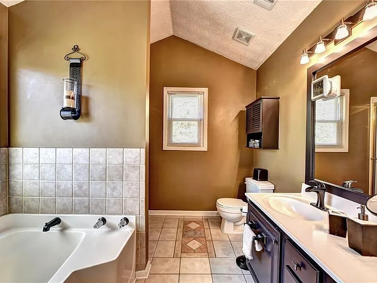 3940 Piper Glen Dr — Photo 21