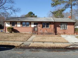 1306 Drayton Rd, Chesapeake, VA 23324