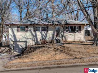 1733 Bowie Dr, Omaha, NE 68114