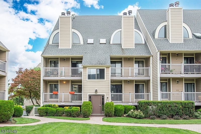 611 River Renaissance UNIT C-11, East Rutherford, NJ 07073 | Zillow