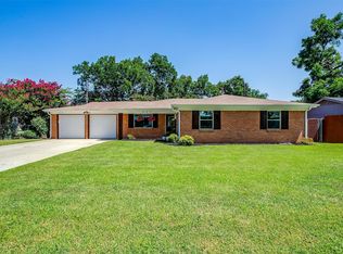 504 Woodcrest Dr, Hurst, TX 76053