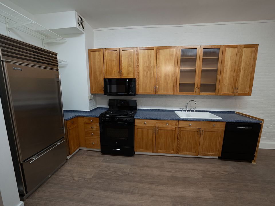 1st image of 28 Cliff St APT 3
