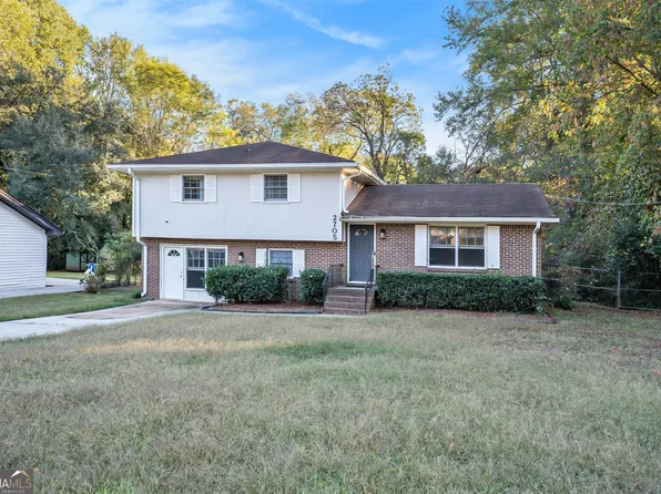 2705 Heritage Ln, Morrow, GA 30260