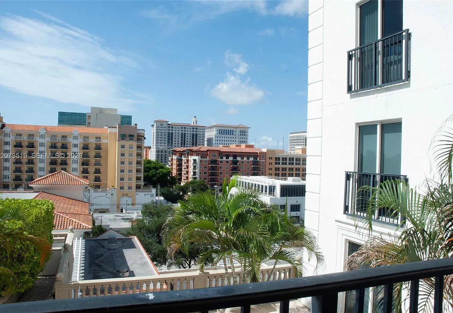 1 Bed / 1 Bath Home for Rent - Ten Aragon, Coral Gables — Photo 4
