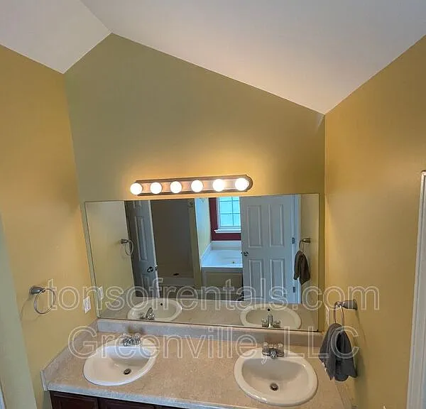 518 Amber Crest Ct — Photo 13