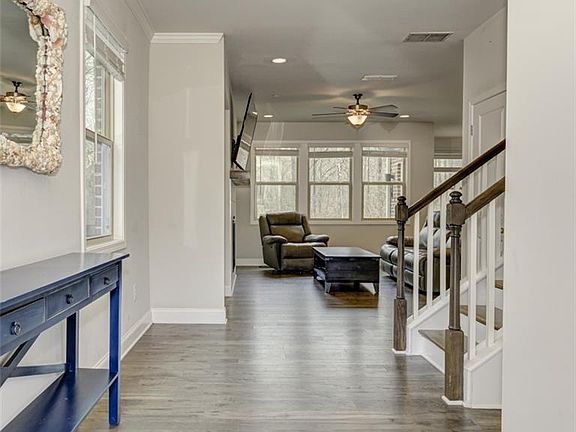 3rd image of 201 Jonquil Spring Rd