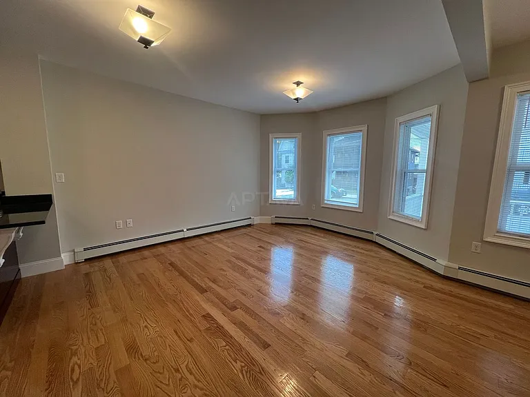 343 Main St #1 — Photo 4