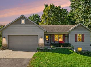 2033 Winston View Dr NE, Cedar Springs, MI 49319