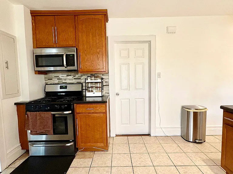 89 Gless Ave #2 — Photo 10