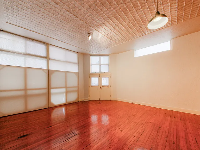 Renovated Apartments in the Historic Broadway Market Building — Photo 62