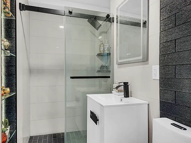 160 E 27th St #12C — Photo 5