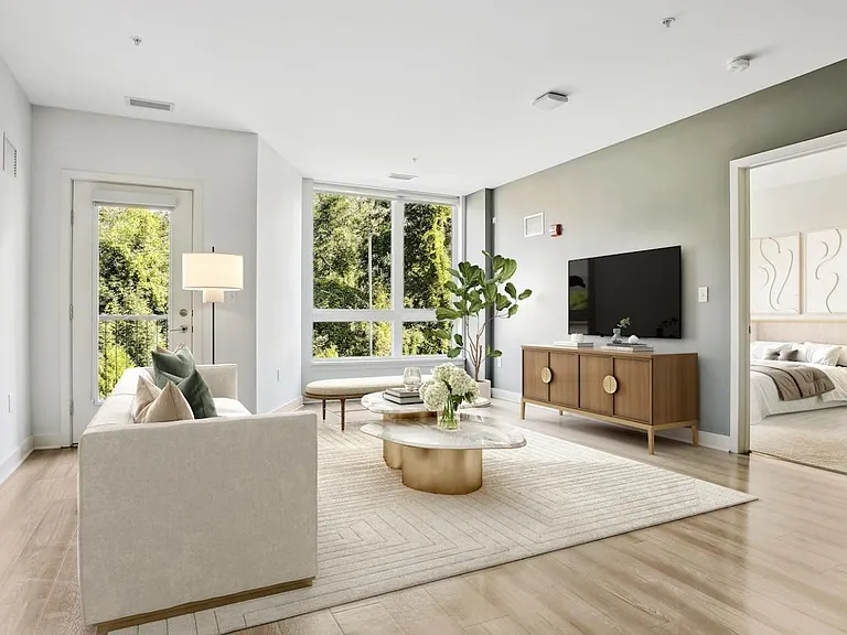 50 Front Luxury Apartments — Photo 5
