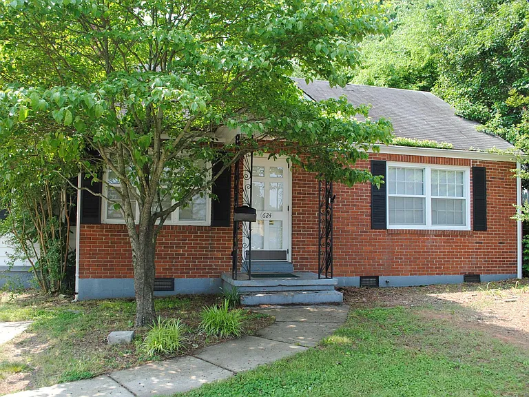 624 E Whitaker Mill Rd — Photo 1