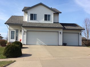 835 Kiowa Dr, North Liberty, IA 52317