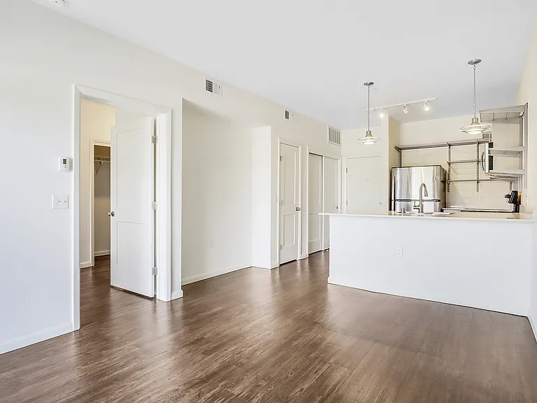 Unit 204 has exact layout as 206 "Rail Runner" (Called "Red River" in virtual tour)