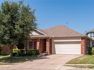 1108 Blackburn Dr, Fort Worth, TX 76120