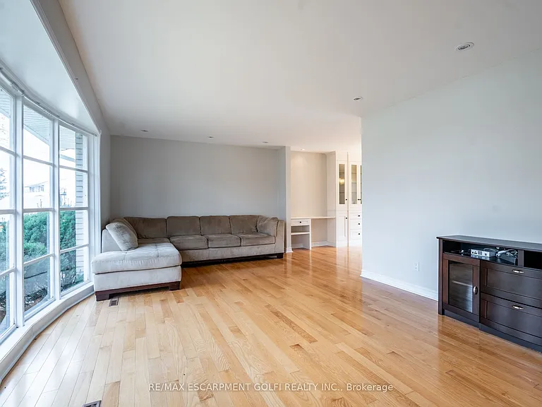 273 Riverview Blvd — Photo 5