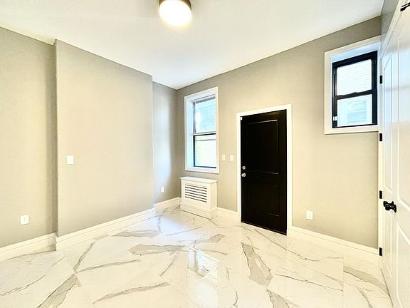 4th image of 233 Liberty Ave APT 1A