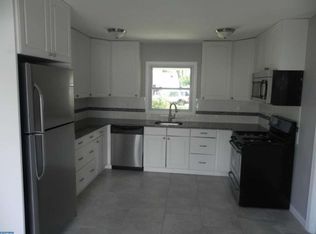 22 Hollis Ln, Willingboro, NJ 08046