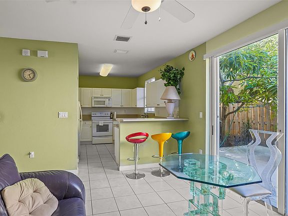 4th image of 909 NE 42nd Avenue #909