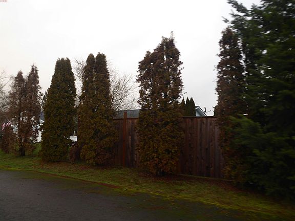 2nd image of 18246 Cinnamon Ln SW