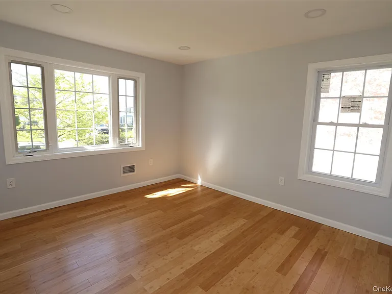 149 Brightwood Ave — Photo 8