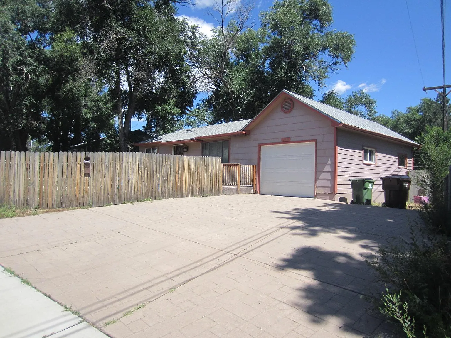 2 bed, 820 sqft, $1,465 — Photo 2