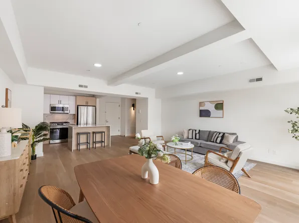 3112 Emmons Avenue image 3 of 10