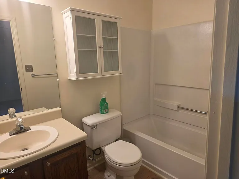 6550 Thetford Ct — Photo 11