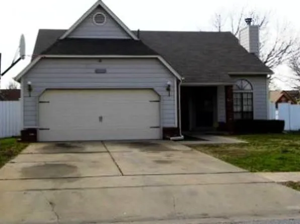 1810 S Fir Pl, Broken Arrow, OK 74012