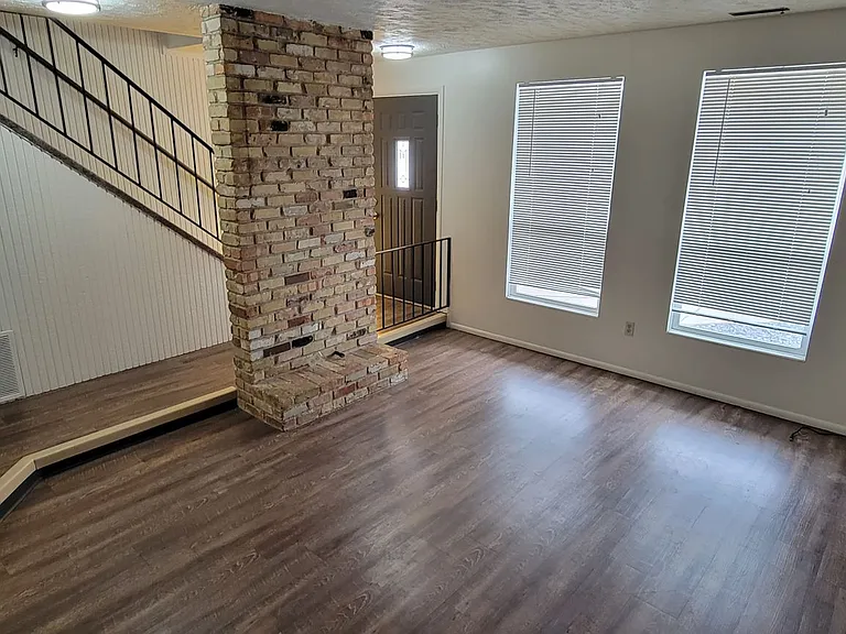 1165 Edgewood Dr — Photo 40