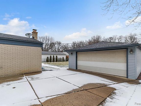 4th image of 24251 Mount Olive Dr
