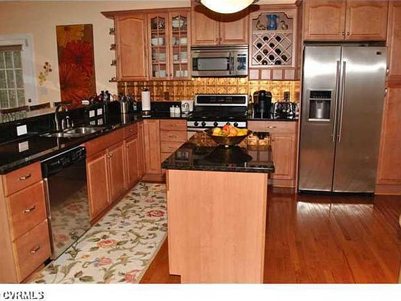 2nd image of 10880 Kings Pond Dr