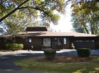 707 S Dudley Grove Rd, Kankakee, IL 60901