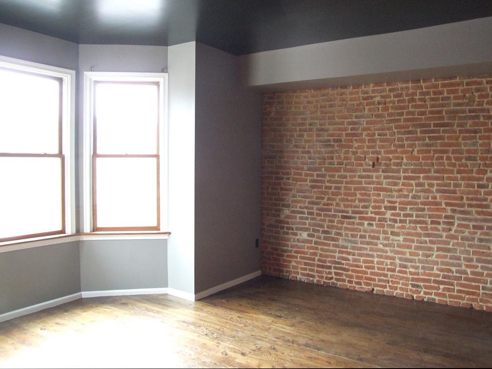 Living Room - Street Facing