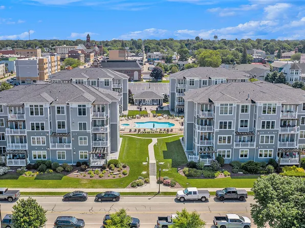 208 S Robert St Unit 5, Ludington, MI 49431