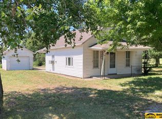 1003 W B St, Wymore, NE 68466