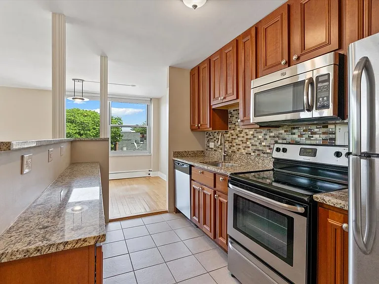 336 W Wellington Ave #604 — Photo 7