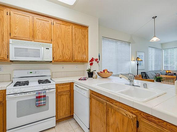 3rd image of 2044 Chetwood Dr