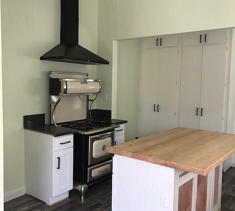 3rd image of 232 E Palm Ave