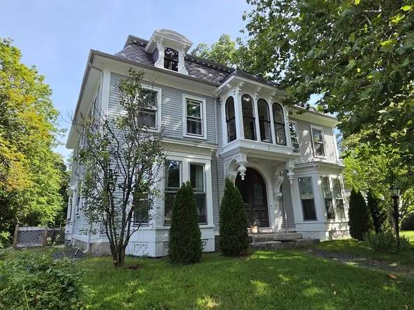 2 Oak St #2, Grafton, MA 01519