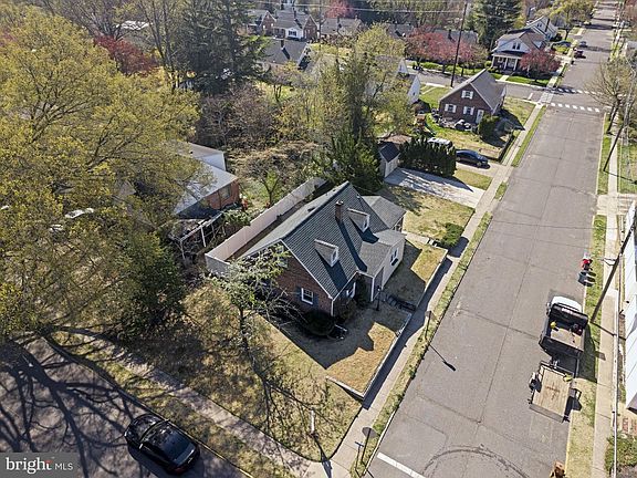3rd image of 1644 W High St