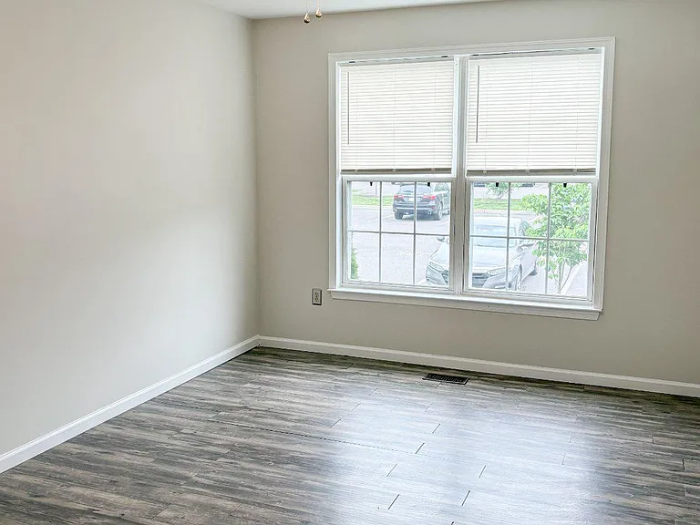 180 Deer Run Ct — Photo 2