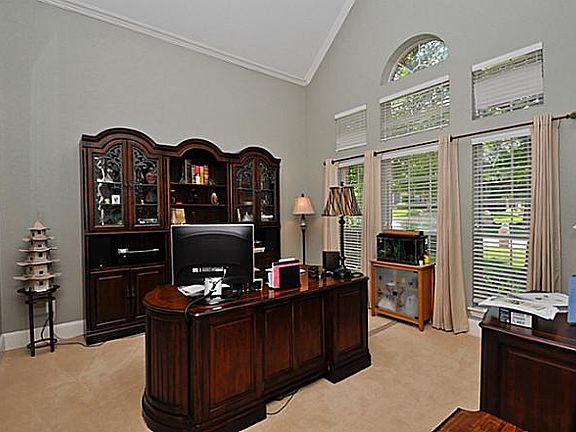 2nd image of 805 Tree Hill Ct